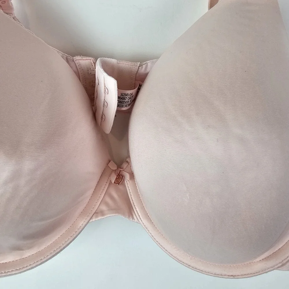 Victoria's Secret Body By Victoria Bra Size 36DD Pink Lined Perfect Coverage